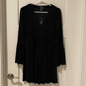 Papillon Velvet Brocade V-Neck Top